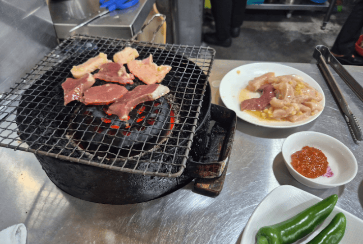 The Ultimate Retro Local Vibe: Baekhwa&nbsp;Yanggopchang