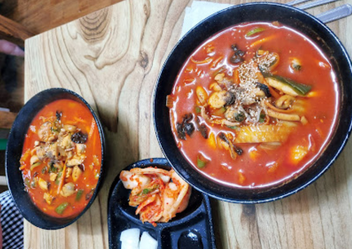 The Original Spicy Seafood Noodle Soup: Wonjo Gangneung Gyodong&nbsp;Banjeom